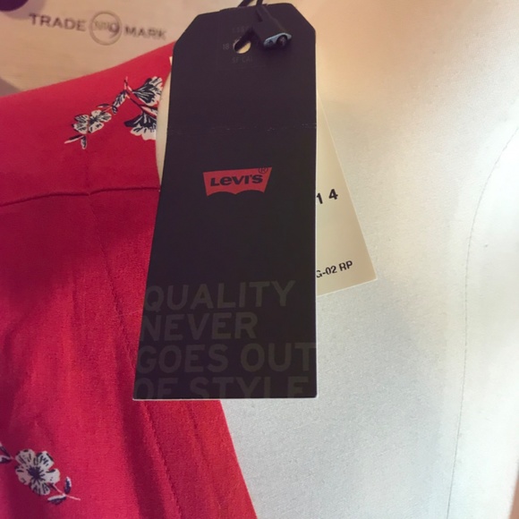 NWT Levi’s red floral viscose wrap top - Picture 7 of 16